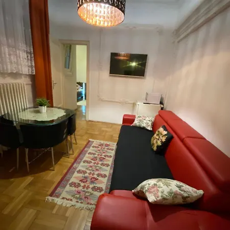 Monolit Center Homestay *
