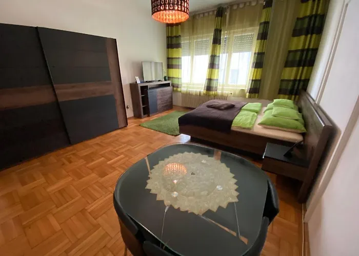 Monolit Center Budapeste