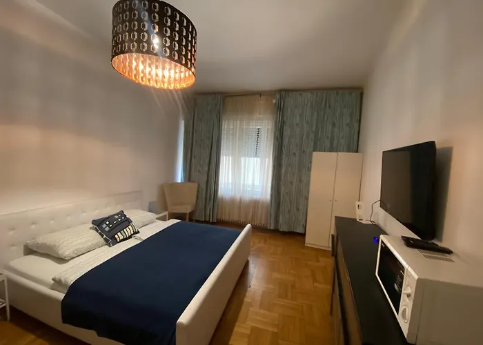 Monolit Center Quarto em Acomodações Particulares Budapeste