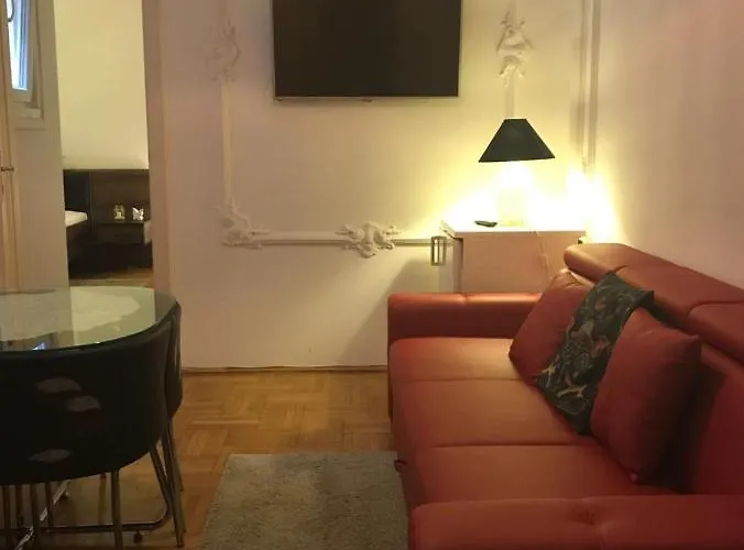 Monolit Center Gazde/Camere de închiriat