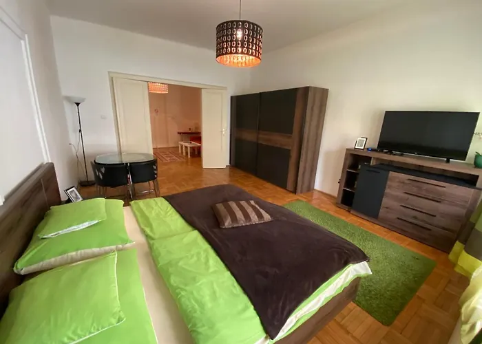Gazde/Camere de închiriat Monolit Center Budapesta