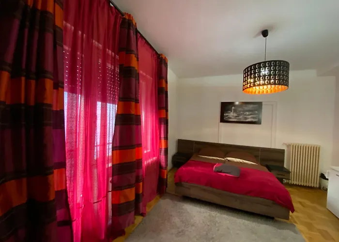 Gazde/Camere de închiriat Monolit Center Budapesta
